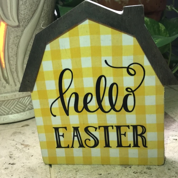 ππ CLOSET CLEAR OUT ππHandcrafted Farmhouse βHello Easterβ Barn - Picture 3 of 4